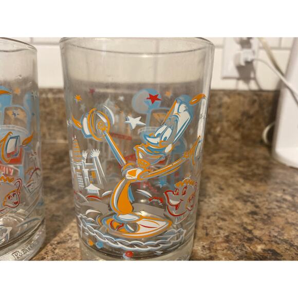 Walt Disney World McDonald's 25th Anniversary "Remember the Magic" Glasses - Picture 2 of 5